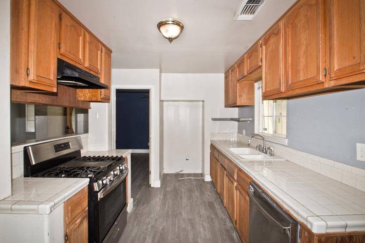 West Sacramento, CA 95605,916 Joan ST