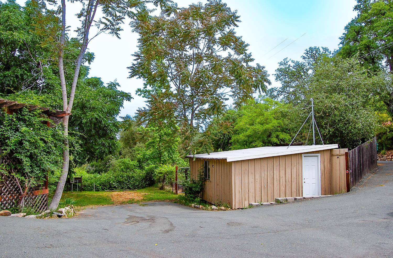 Mokelumne Hill, CA 95245,8195 Prospect ST