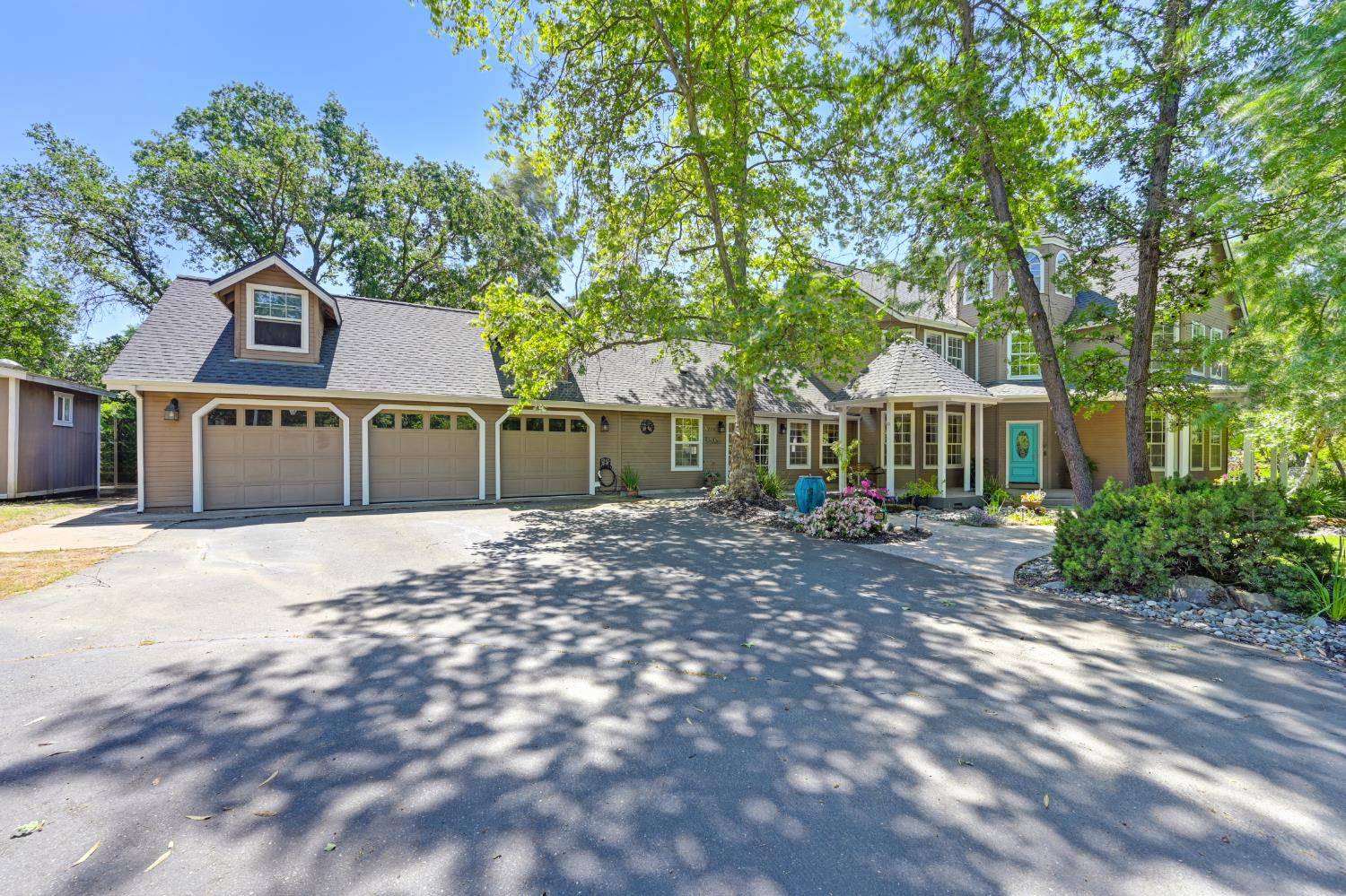 Carmichael, CA 95608,3710 Sutter Hill LN