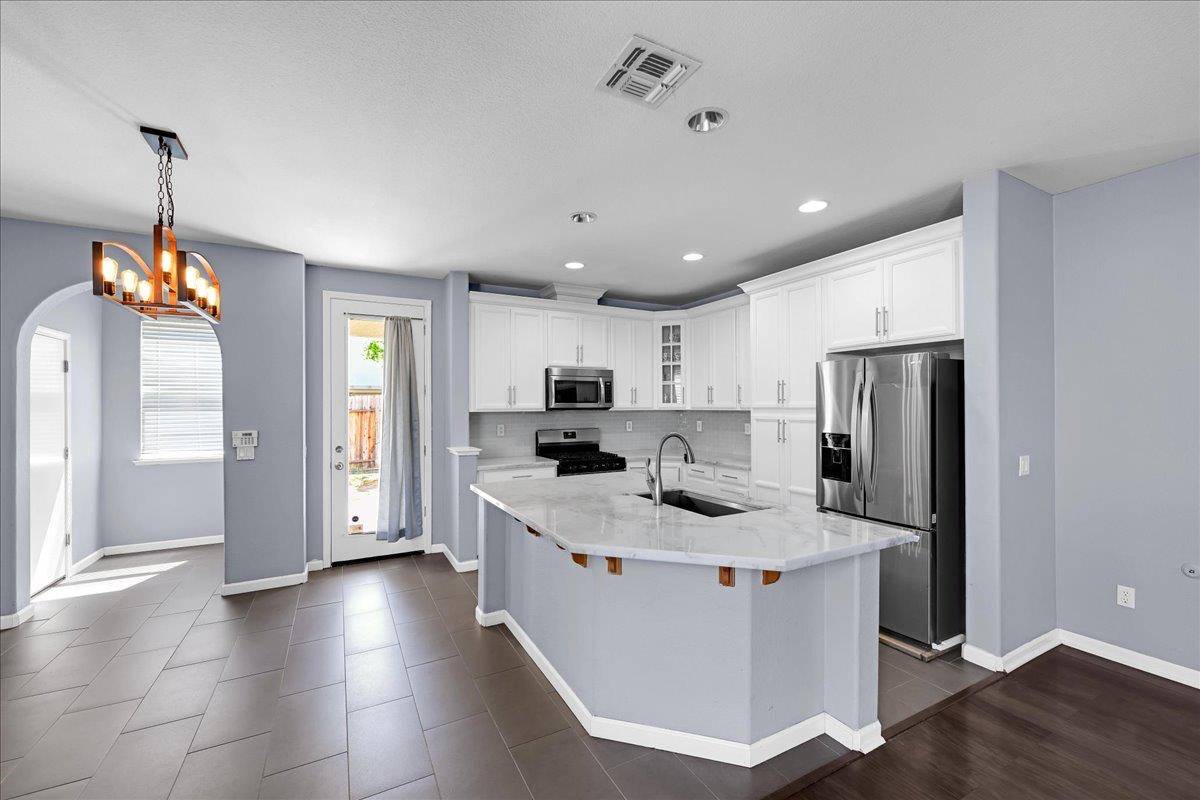 Sacramento, CA 95835,341 Barnhart CIR