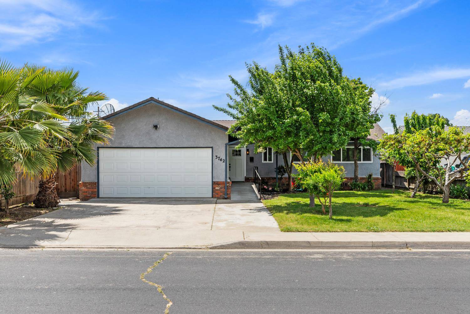 Riverbank, CA 95367,3742 Topeka ST