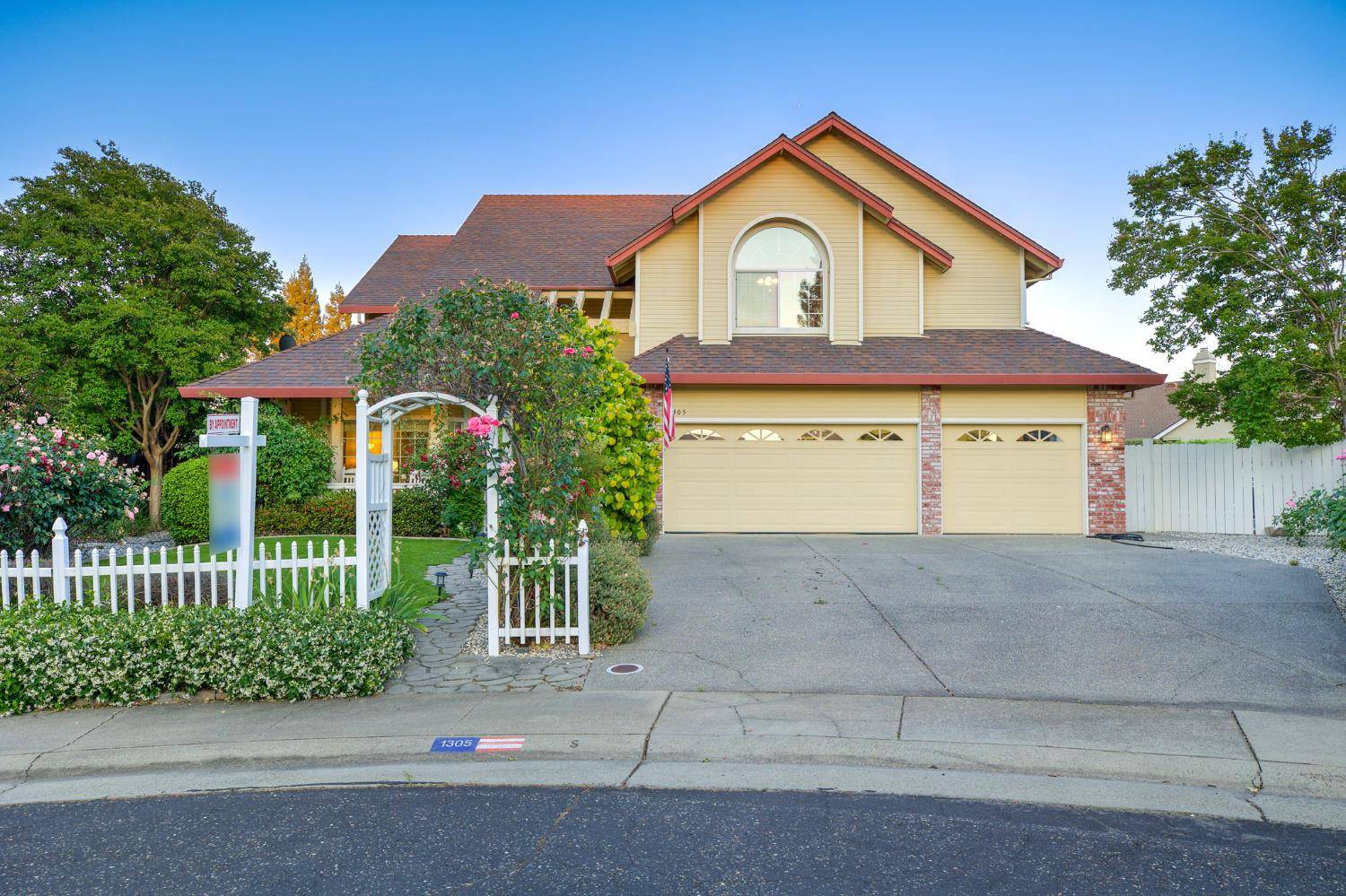 Roseville, CA 95747,1305 Green Valley CT