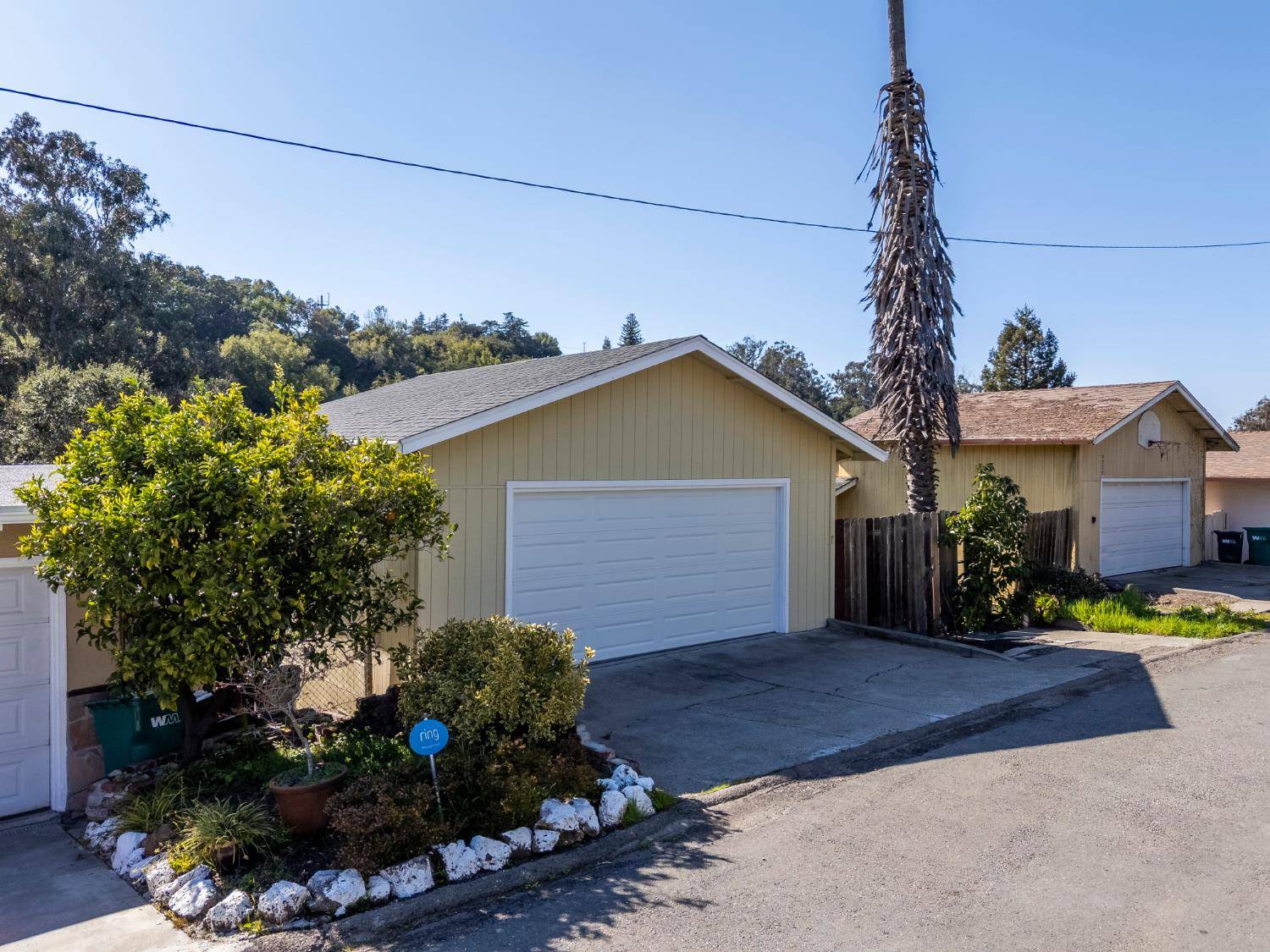 Oakland, CA 94605,9214 Golf Links RD