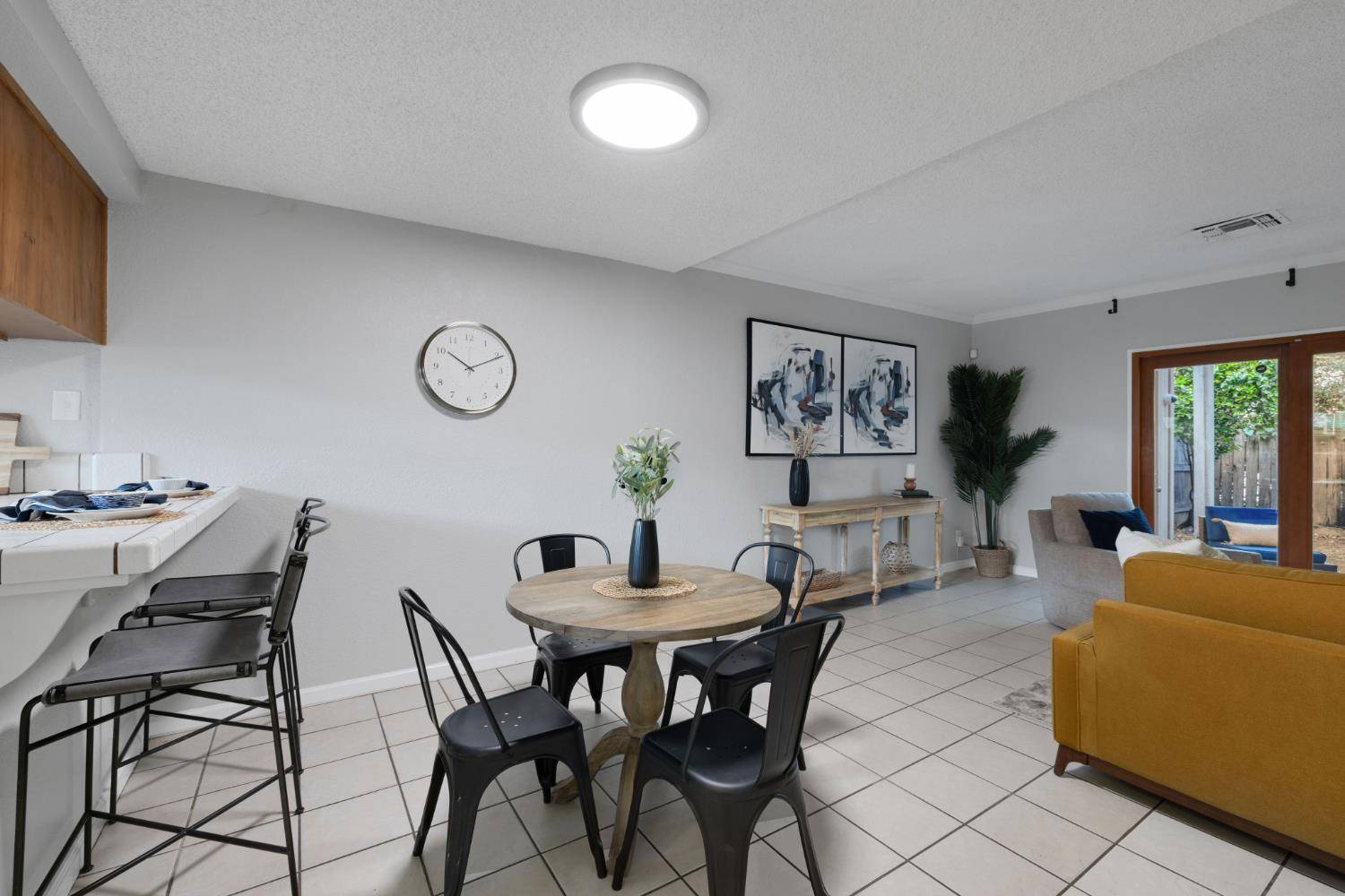 Sacramento, CA 95825,1117 bell ST #9