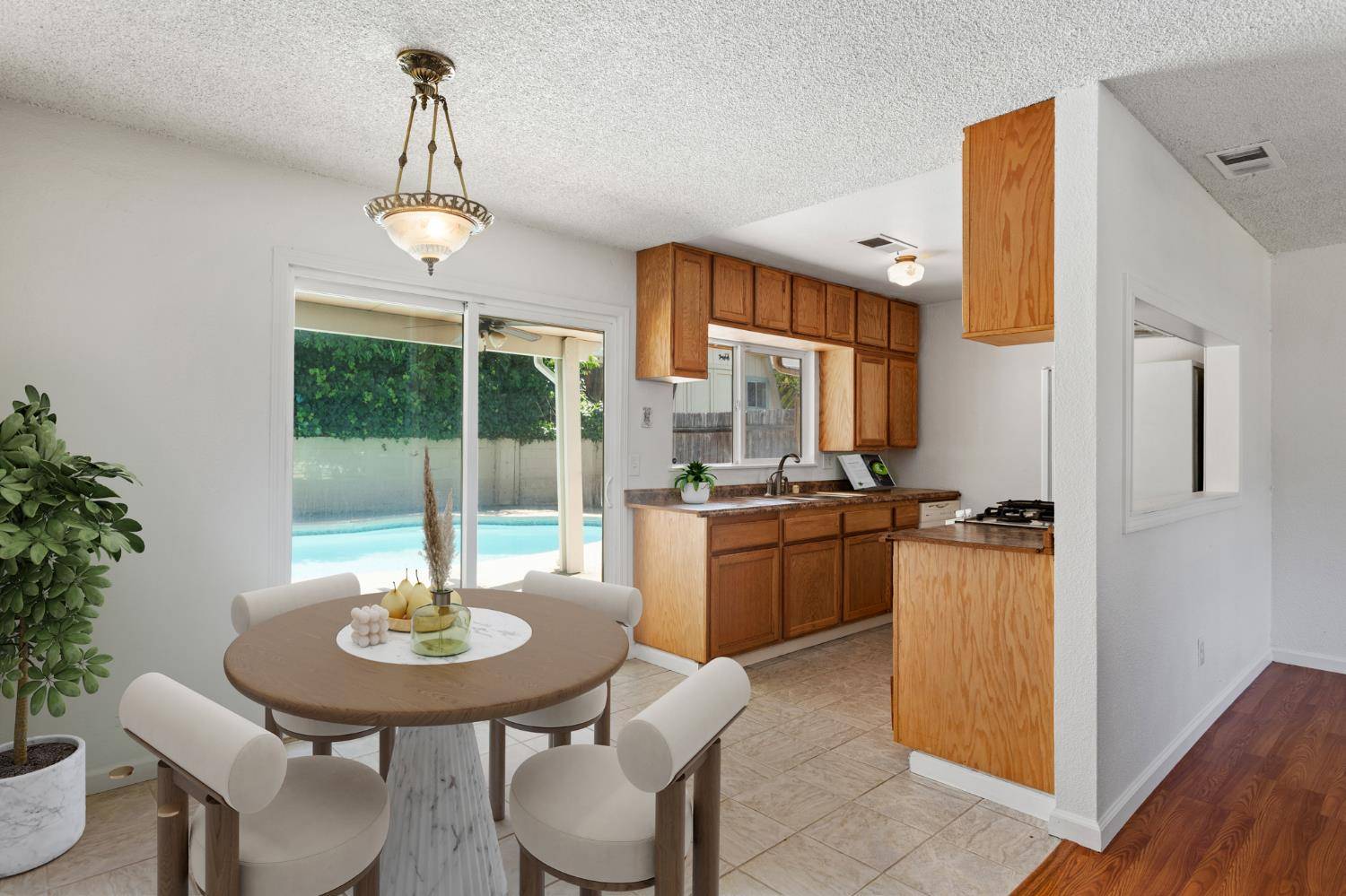 Citrus Heights, CA 95621,6528 Meadowcreek WAY