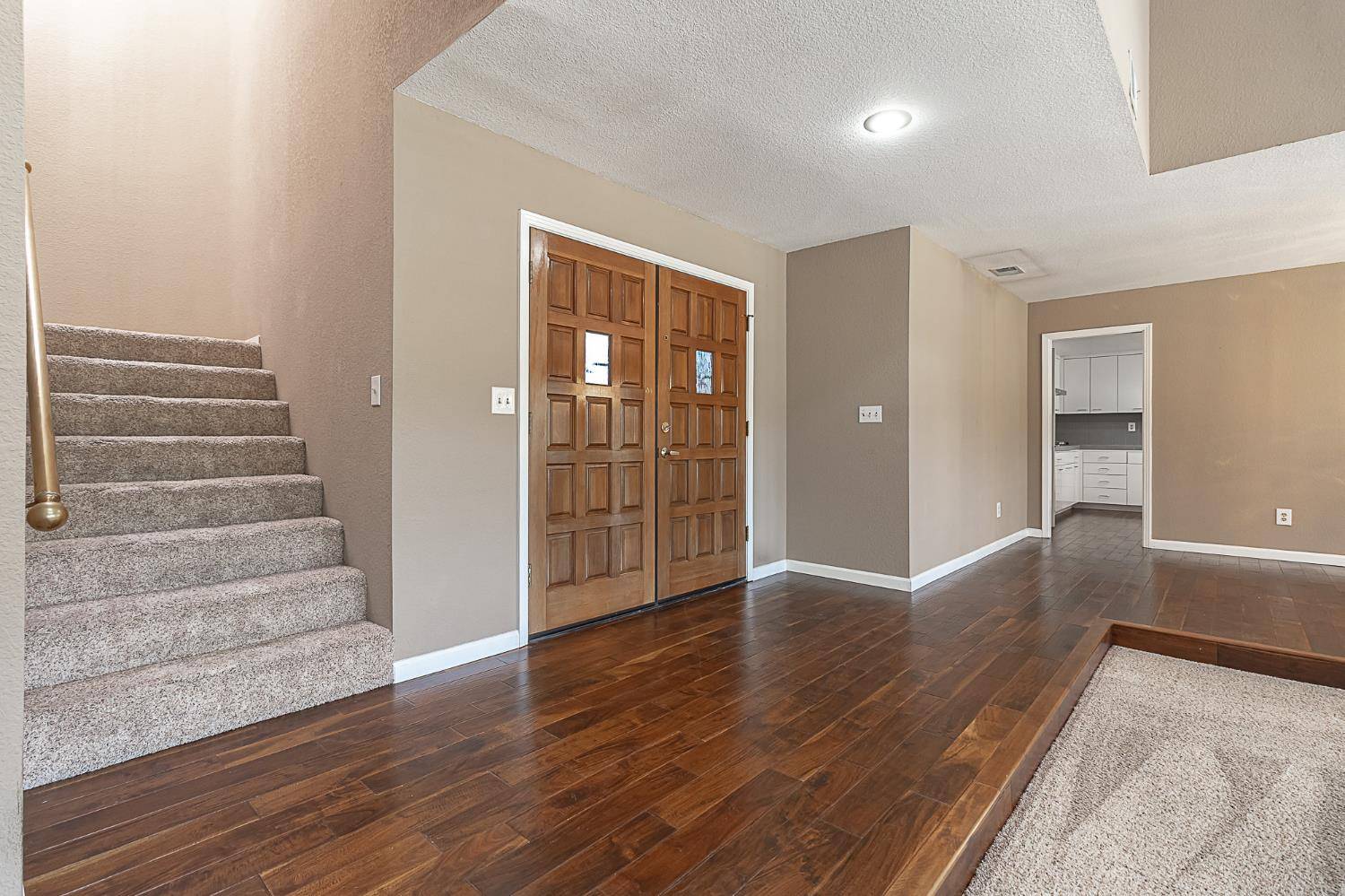 Modesto, CA 95356,2508 Hilversum LN