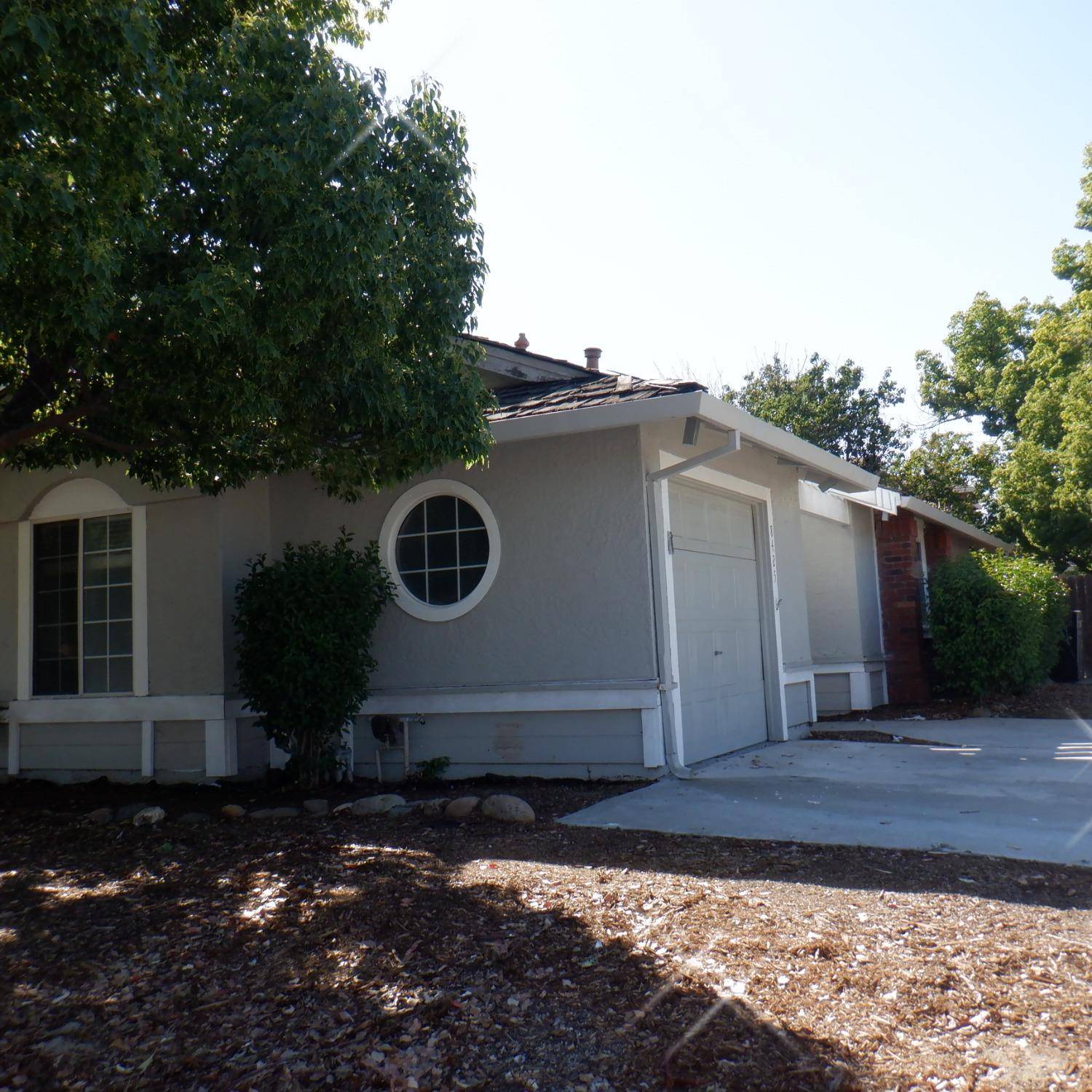 Sacramento, CA 95828,8425 vintage park dr.