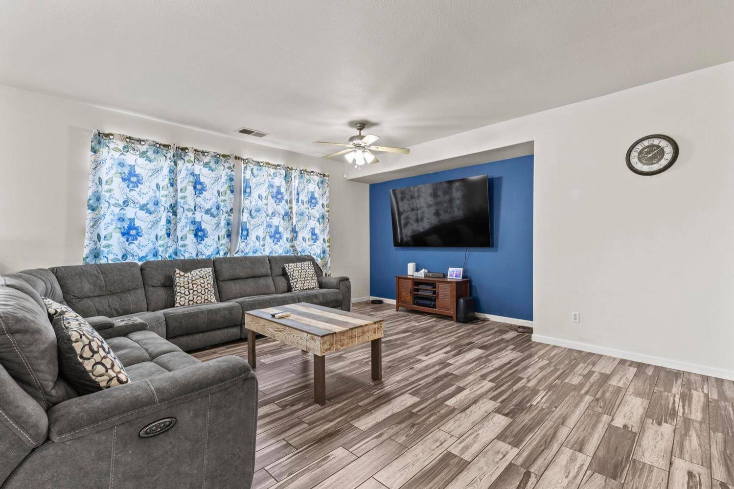 Olivehurst, CA 95961,1592 Maplehurst ST