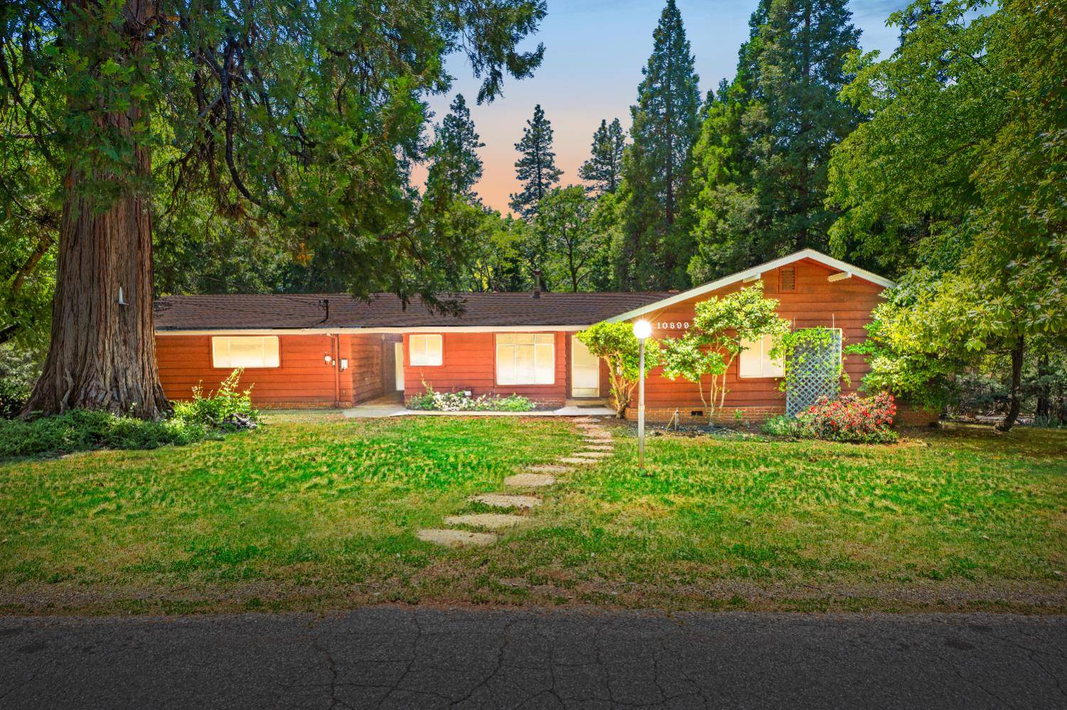 Nevada City, CA 95959,10899 Thomas DR