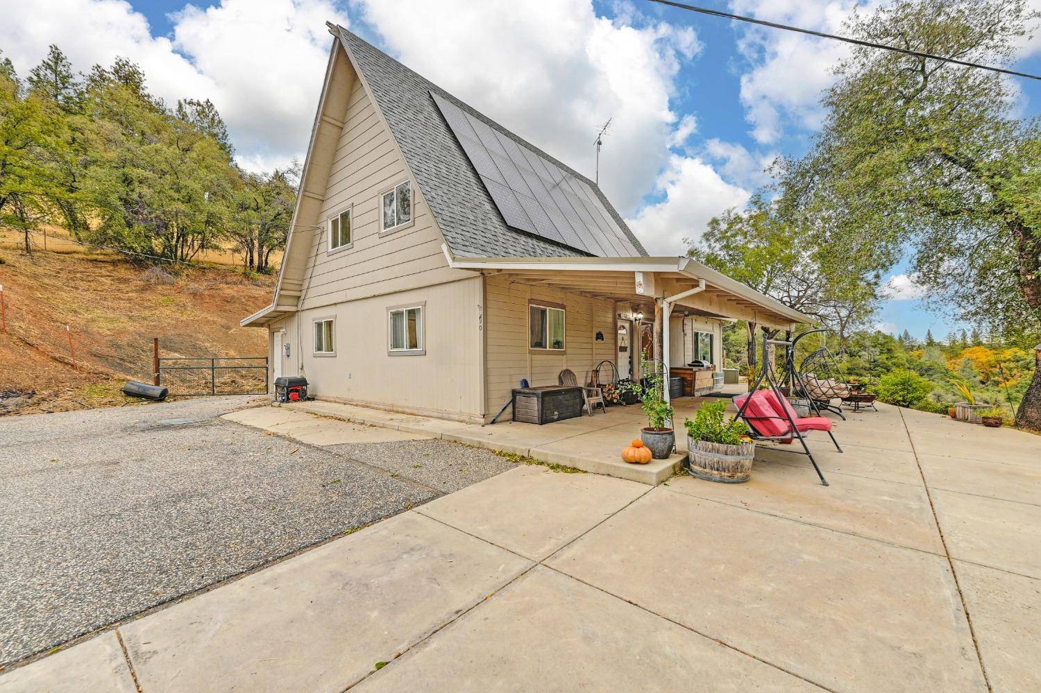 Colfax, CA 95713,490 Mount Howell RD