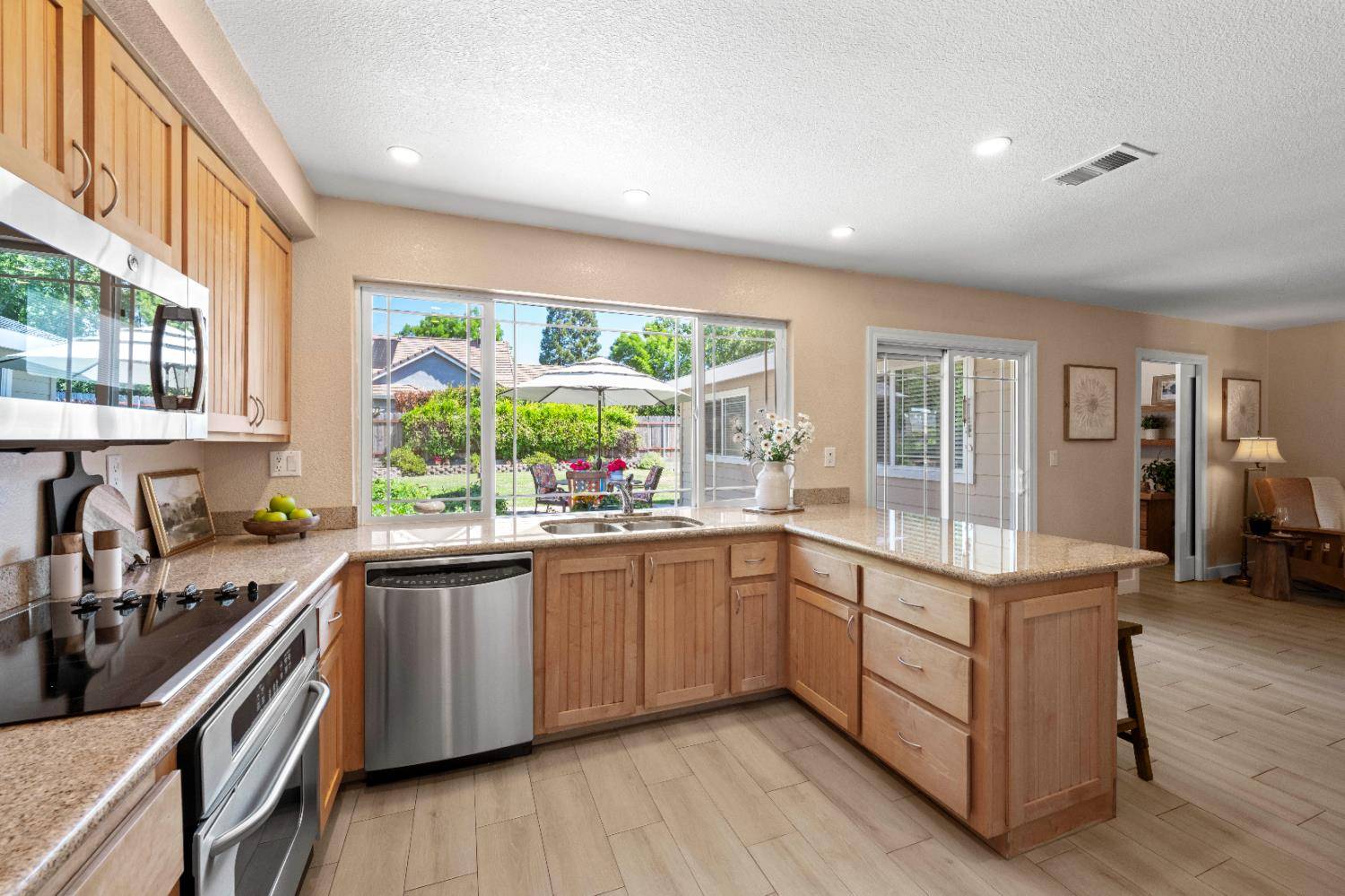 Roseville, CA 95678,607 Grider DR