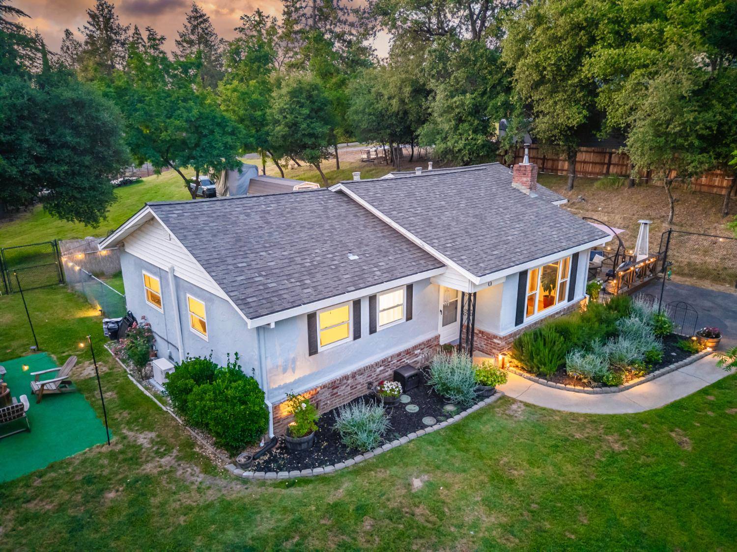 Diamond Springs, CA 95619,581 Crestview DR