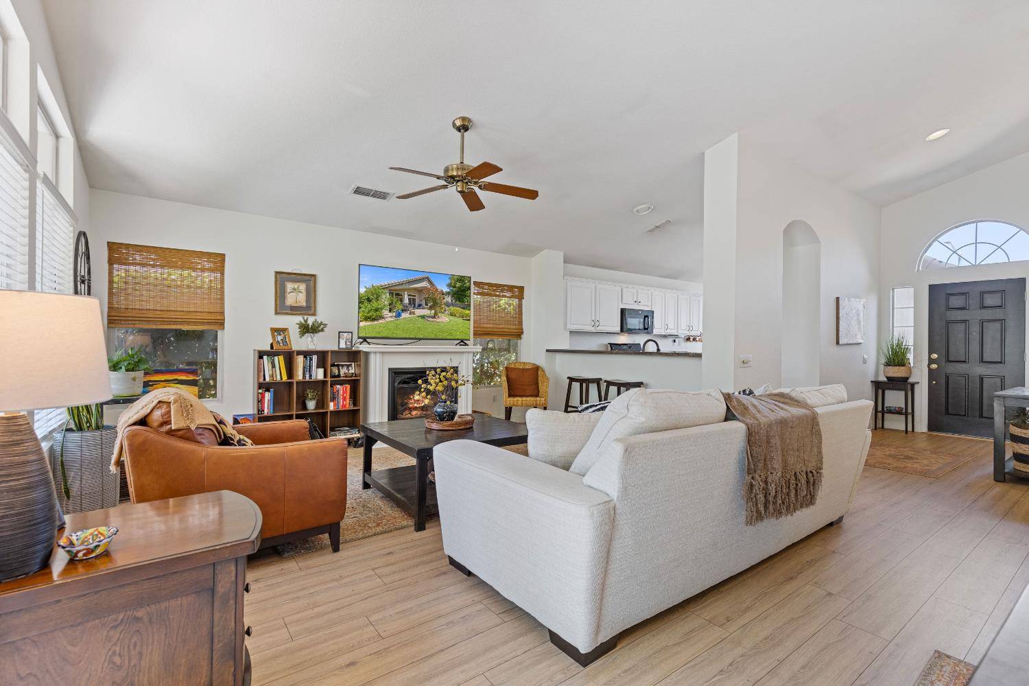 Roseville, CA 95747,5449 Campcreek LOOP