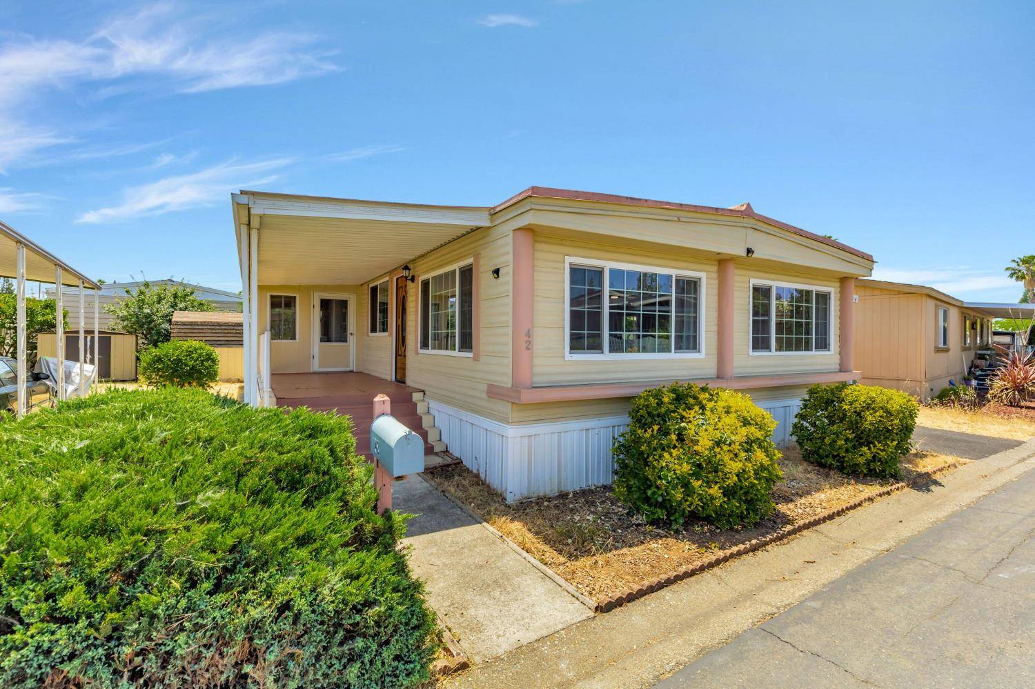 Sacramento, CA 95827,10035 Mills Station RD #42