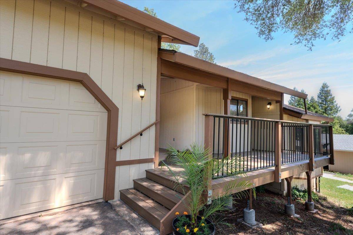 Auburn, CA 95602,11216 Bobolink WAY
