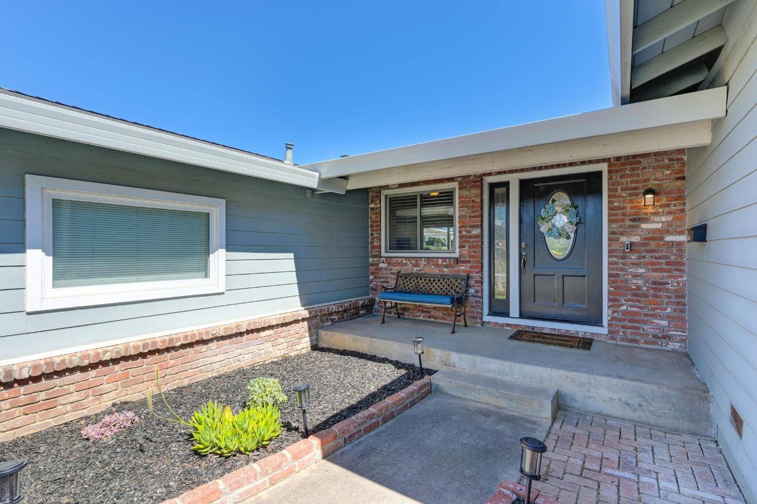 Carmichael, CA 95608,6439 Moraga DR