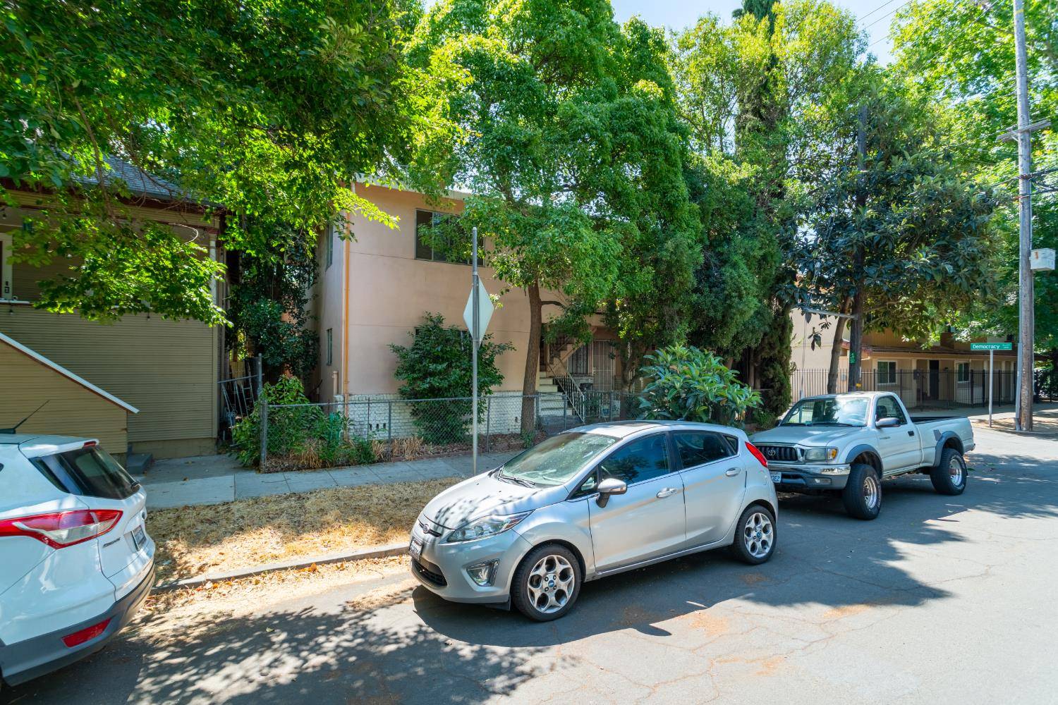 Sacramento, CA 95814,415 14th ST