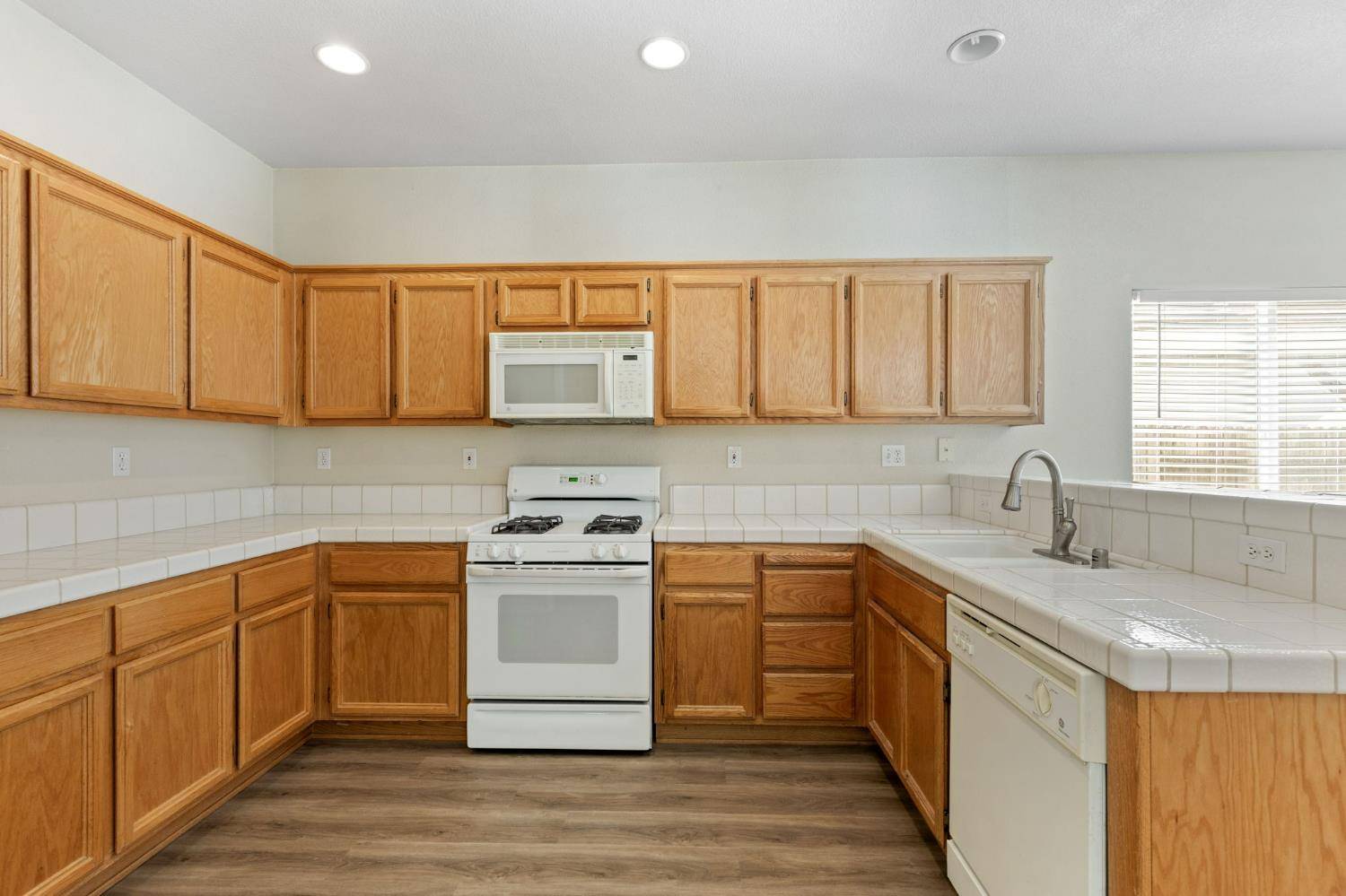 Roseville, CA 95678,640 Garden Park DR
