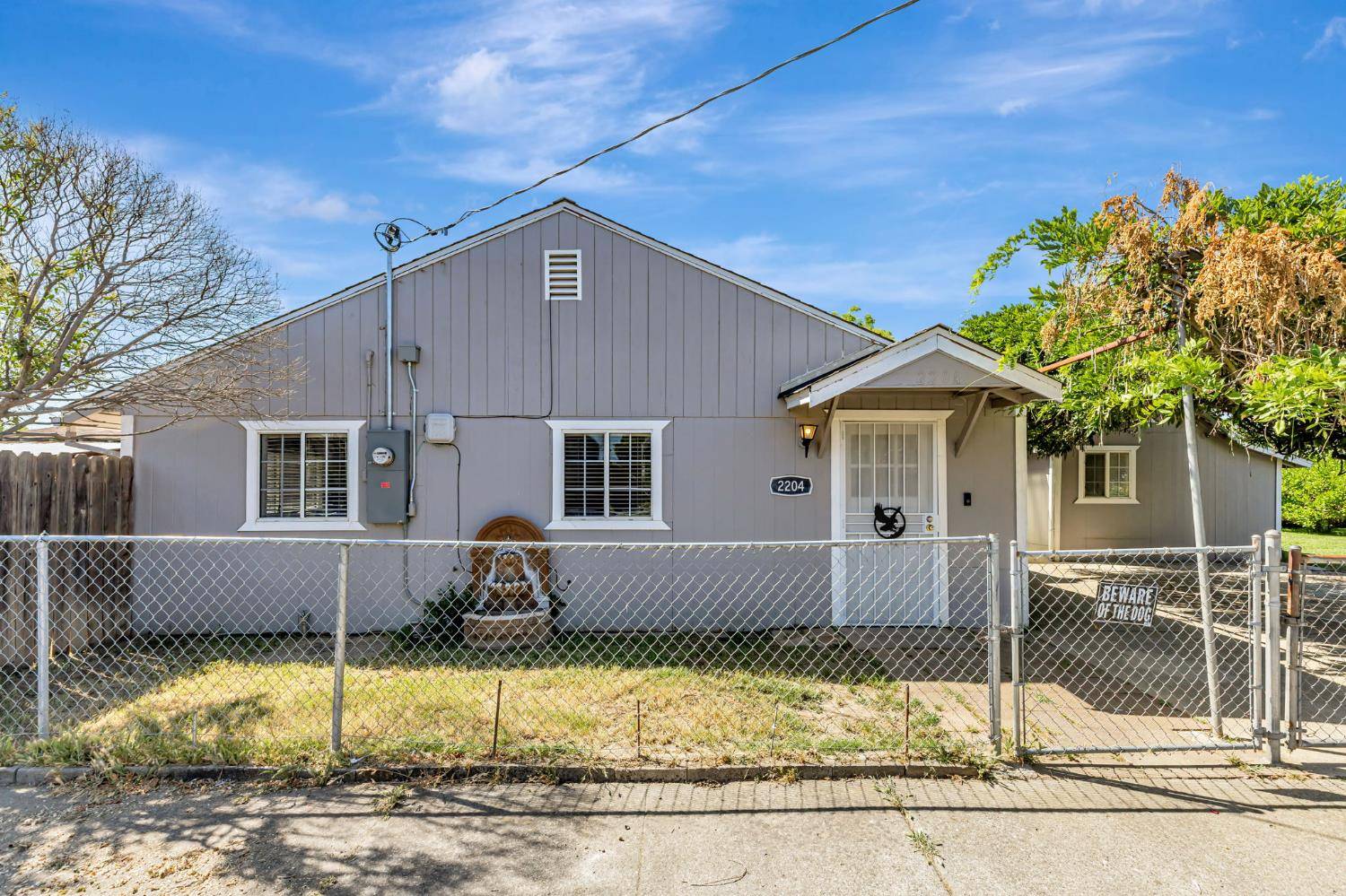 Sacramento, CA 95822,2204 15th AVE