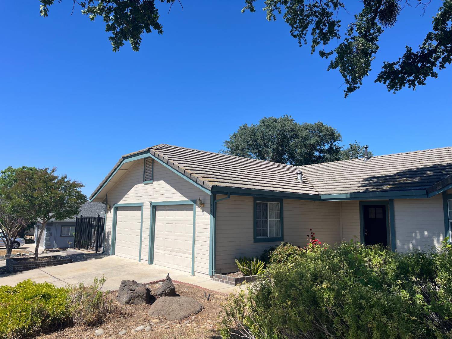 Wallace, CA 95254,53 S Wallace Lake DR