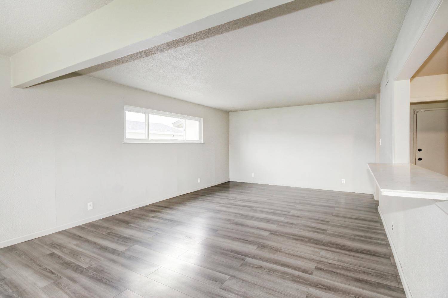 Sacramento, CA 95822,7585 Twilight DR