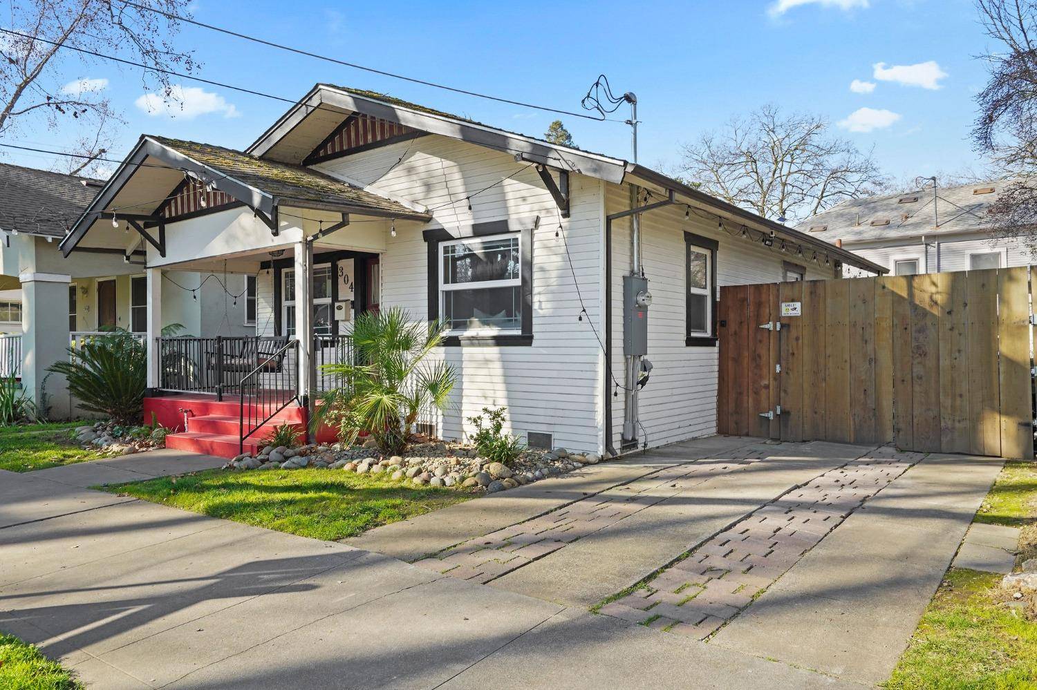 Sacramento, CA 95816,304 23rd ST