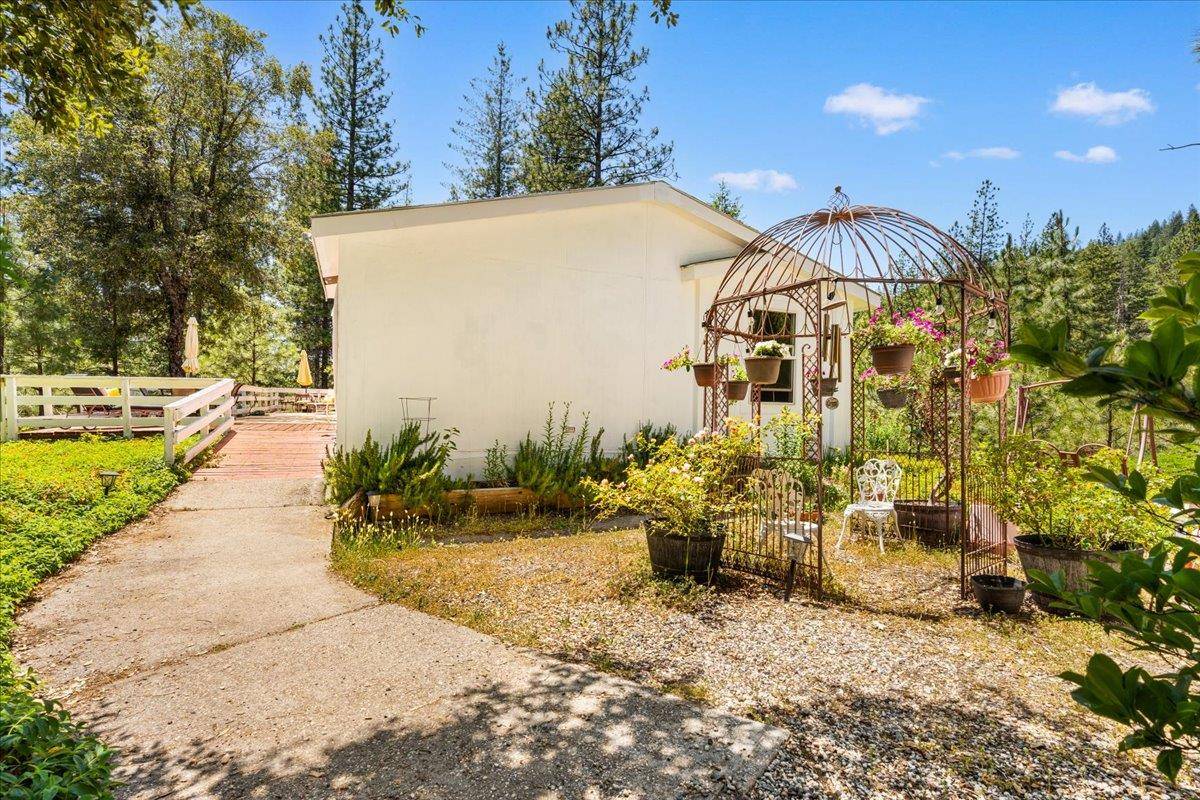 Nevada City, CA 95959,12957 Sailor Flat RD