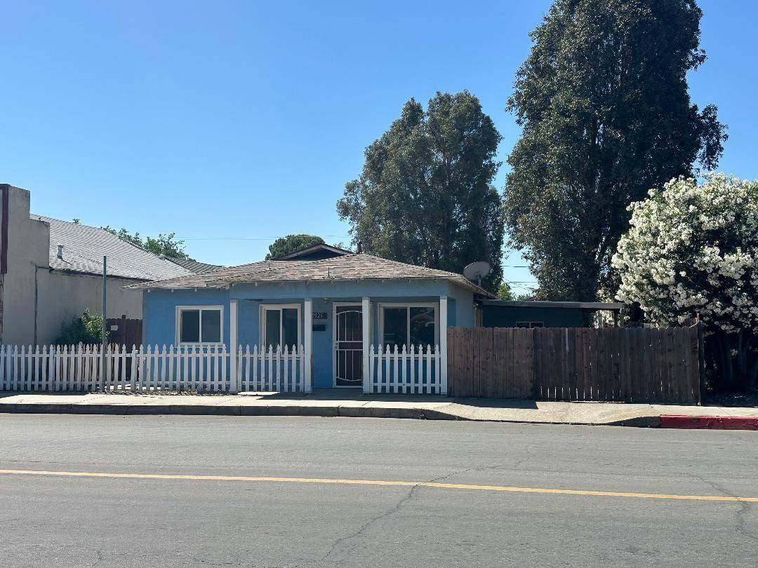Dos Palos, CA 93620,2525 Blossom ST