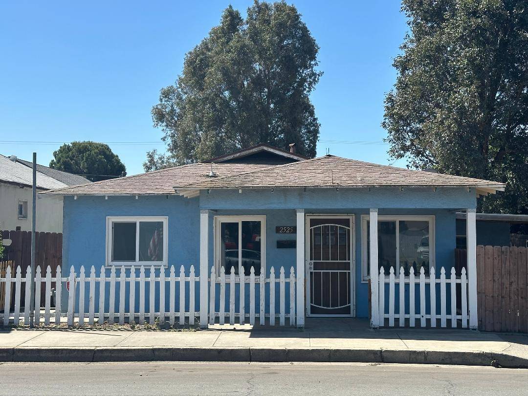 Dos Palos, CA 93620,2525 Blossom ST