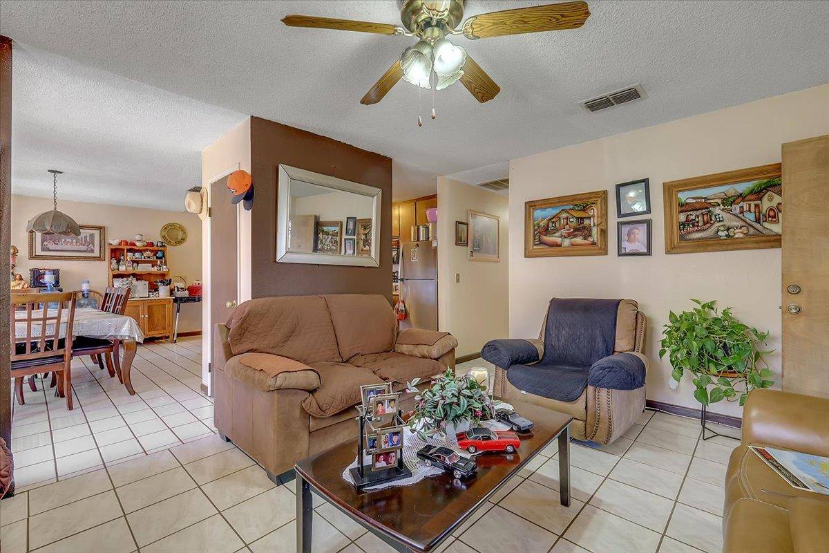 Live Oak, CA 95953,9530 P ST