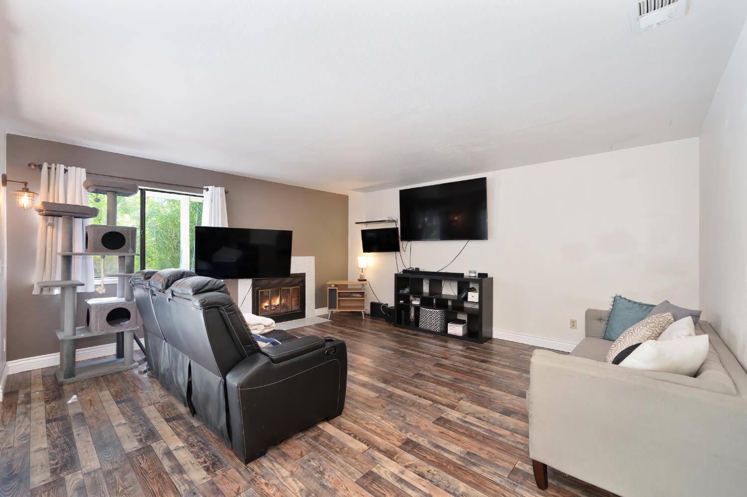 Loomis, CA 95650,3955 Stonegate CT