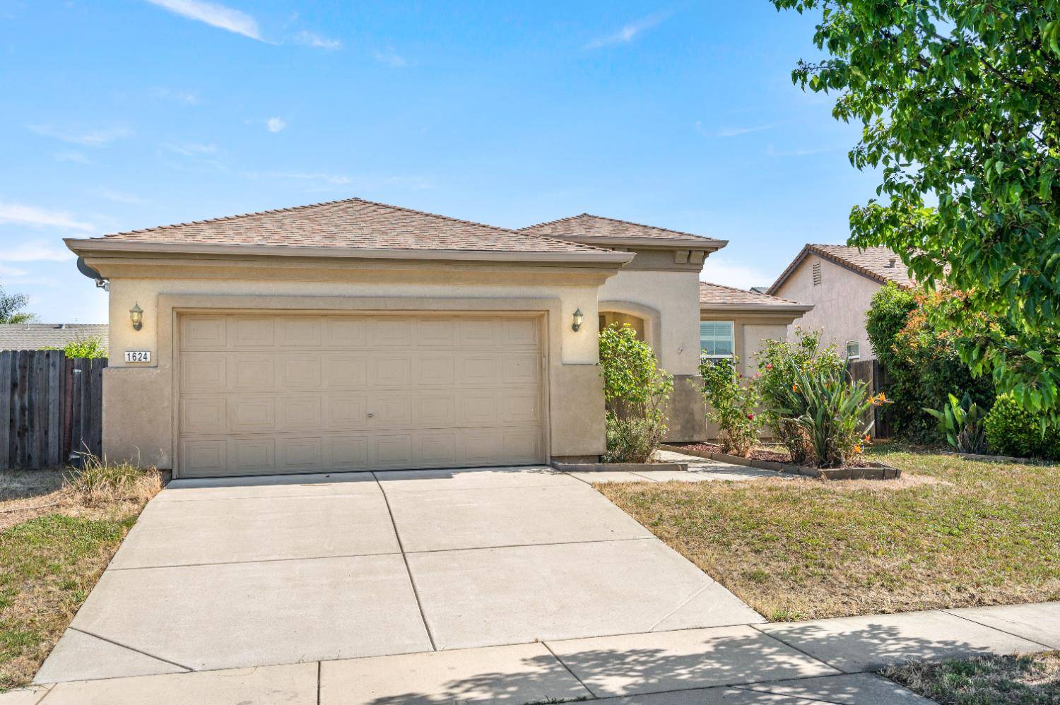 Olivehurst, CA 95961,1624 Chateau DR