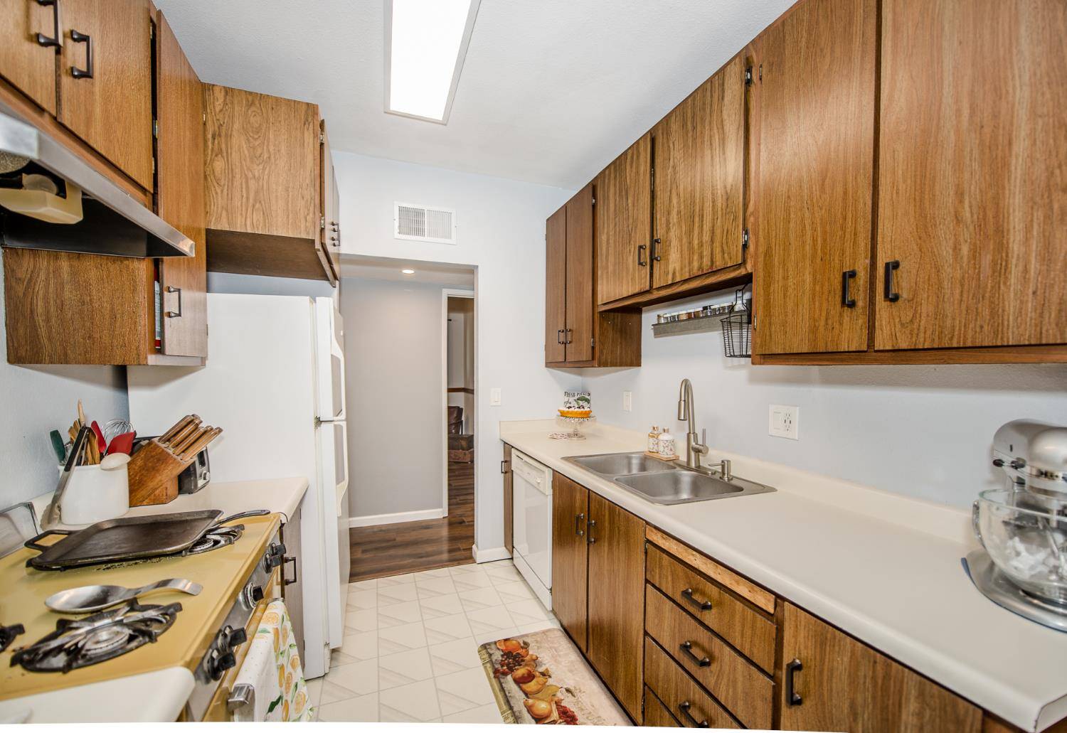 Woodland, CA 95776,932 Leo WAY