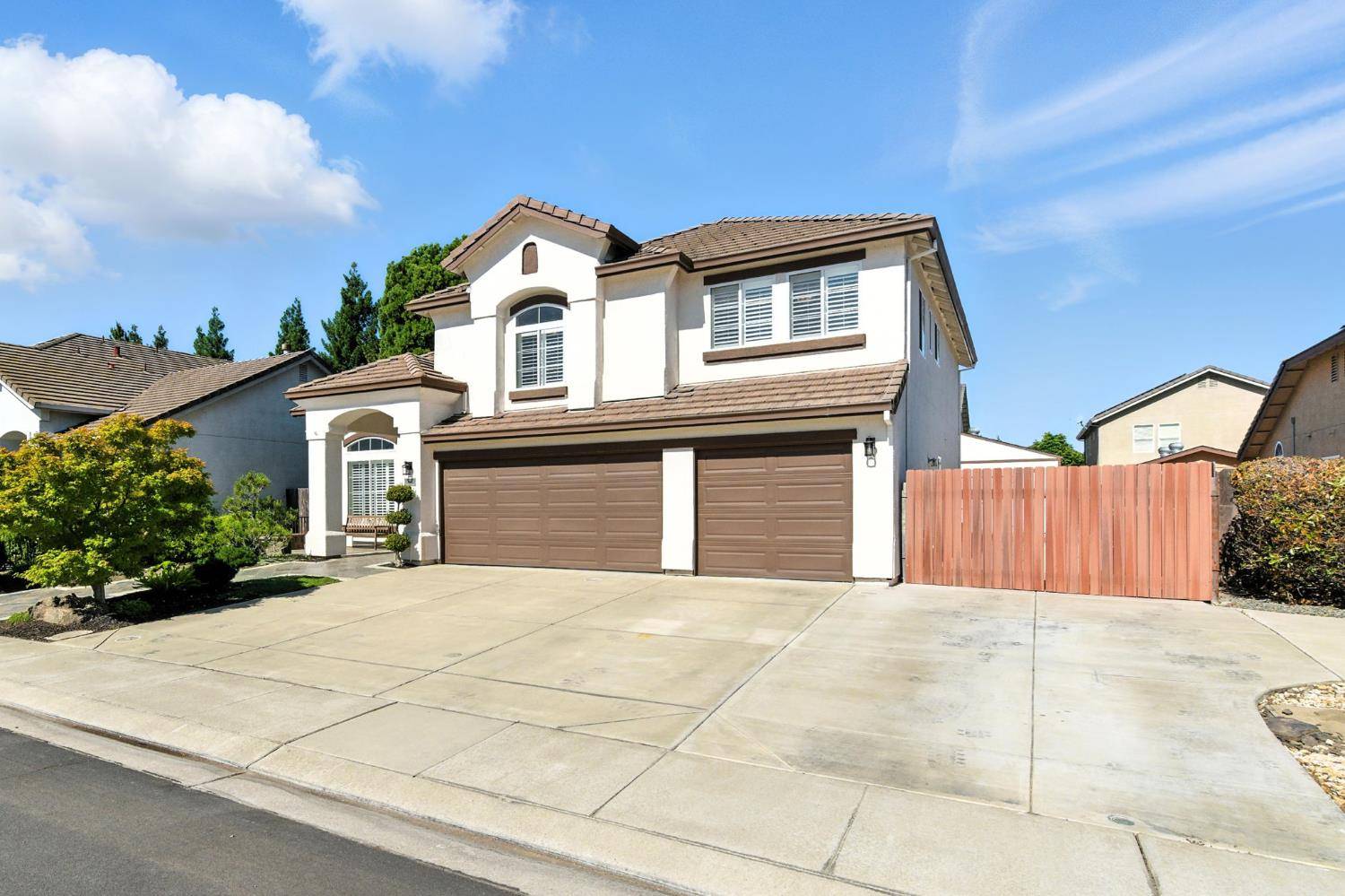 Manteca, CA 95337,1749 Queensland AVE