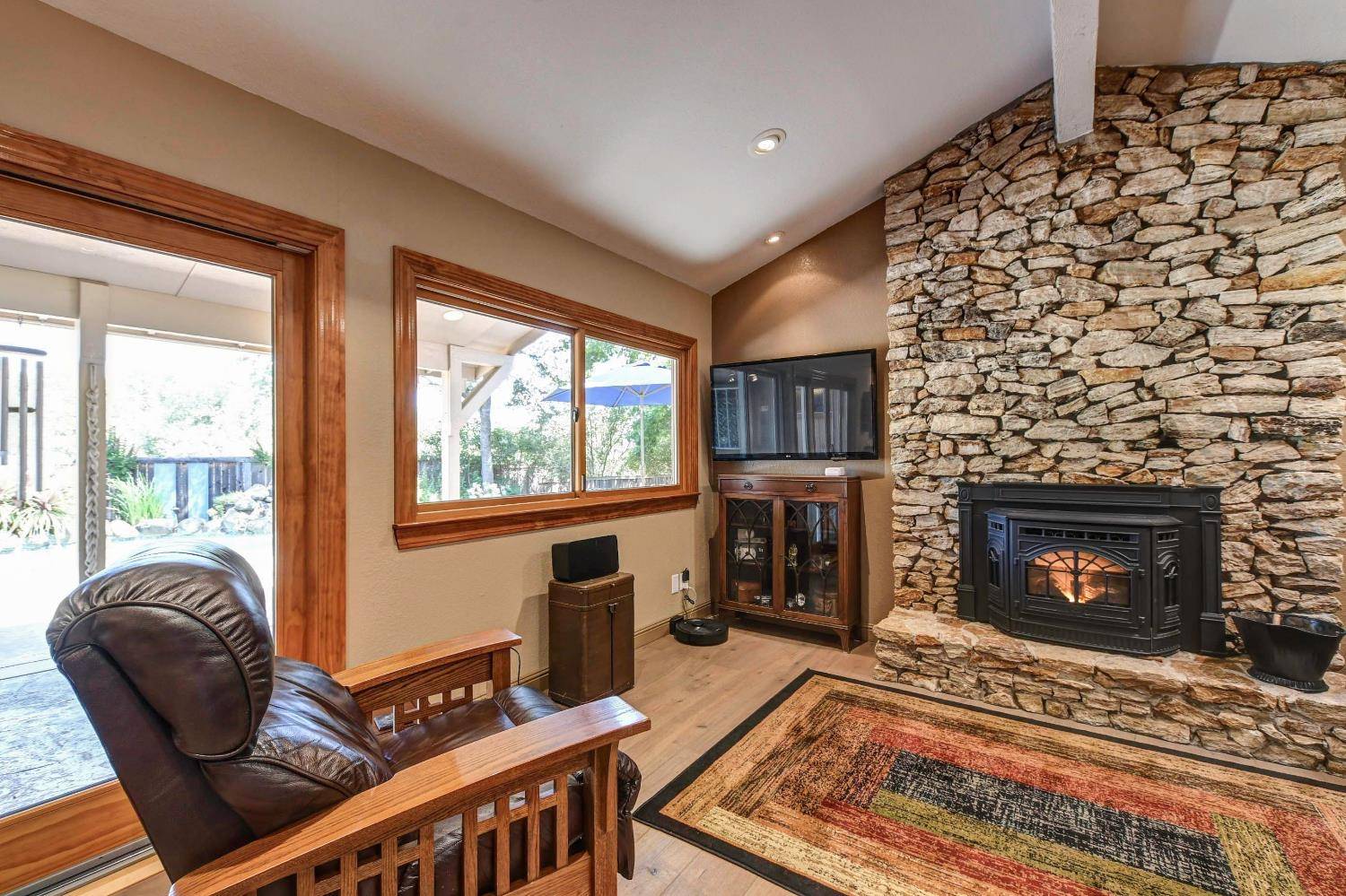 Folsom, CA 95630,121 Paydirt CT