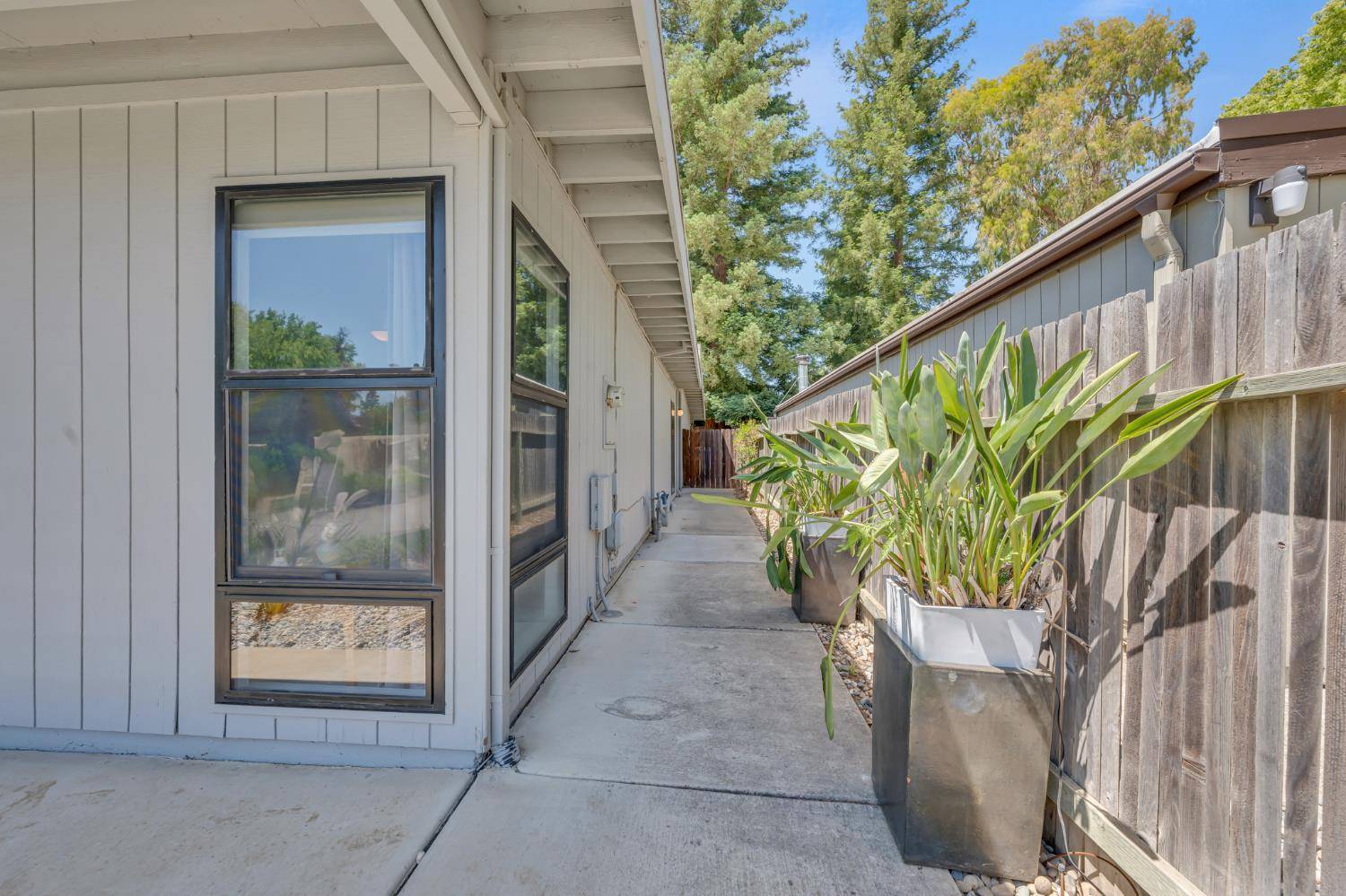 Sacramento, CA 95833,10 chief CT