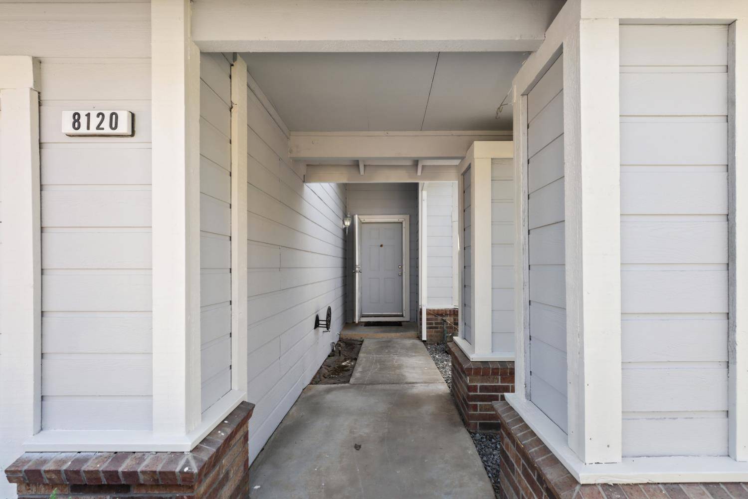 Sacramento, CA 95828,8120 Braemore DR