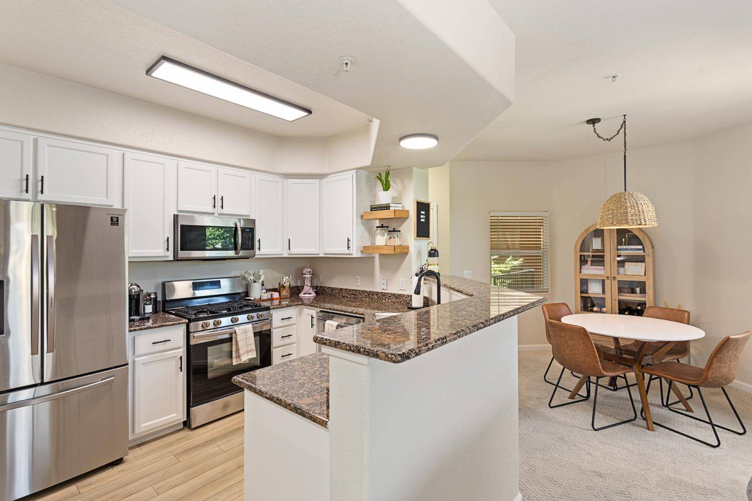 Folsom, CA 95630,900 Moon CIR #921