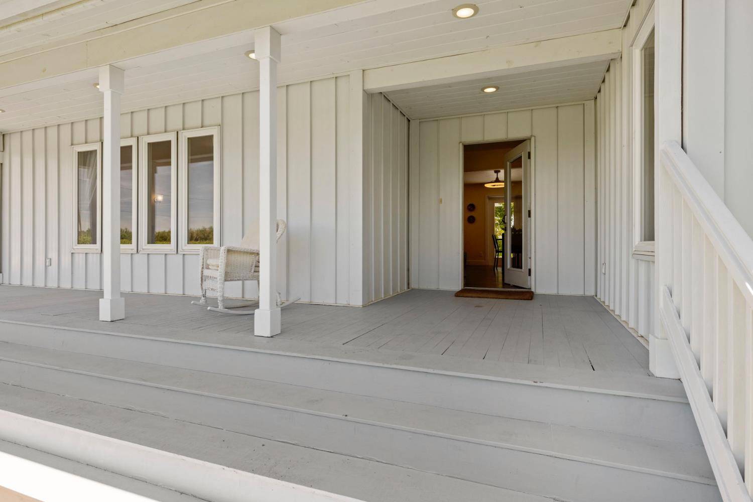Acampo, CA 95220,24910 N Linn