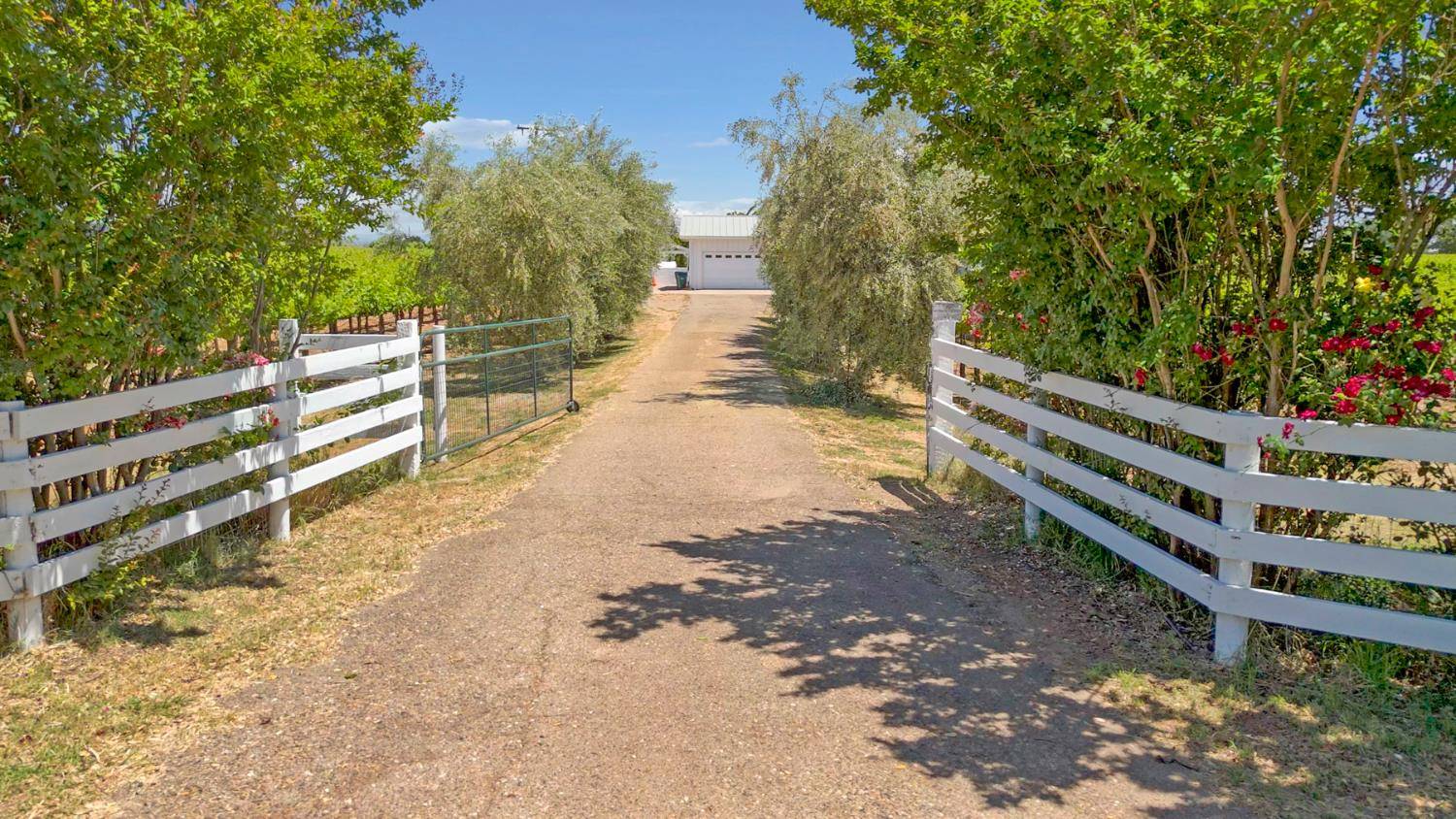 Acampo, CA 95220,24910 N Linn