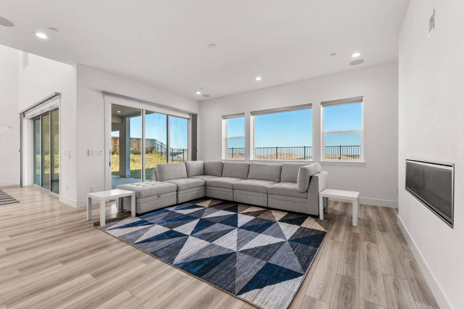 El Dorado Hills, CA 95762,6162 Kings Peak DR
