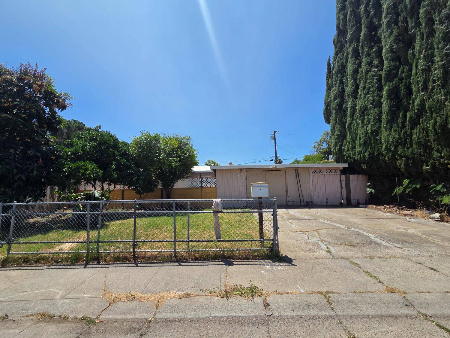 Sacramento, CA 95824,4412 42nd AVE
