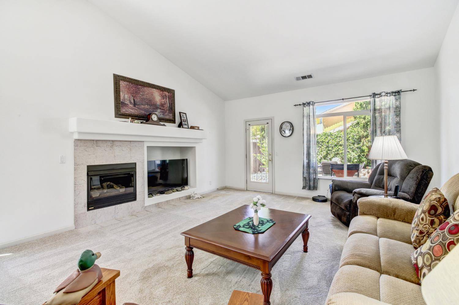 Lincoln, CA 95648,2244 Auburn Ravine DR