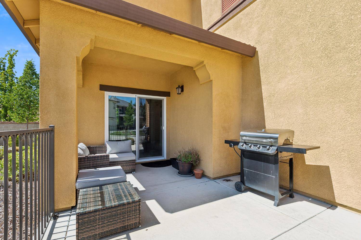 Folsom, CA 95630,1160 Veranda CT