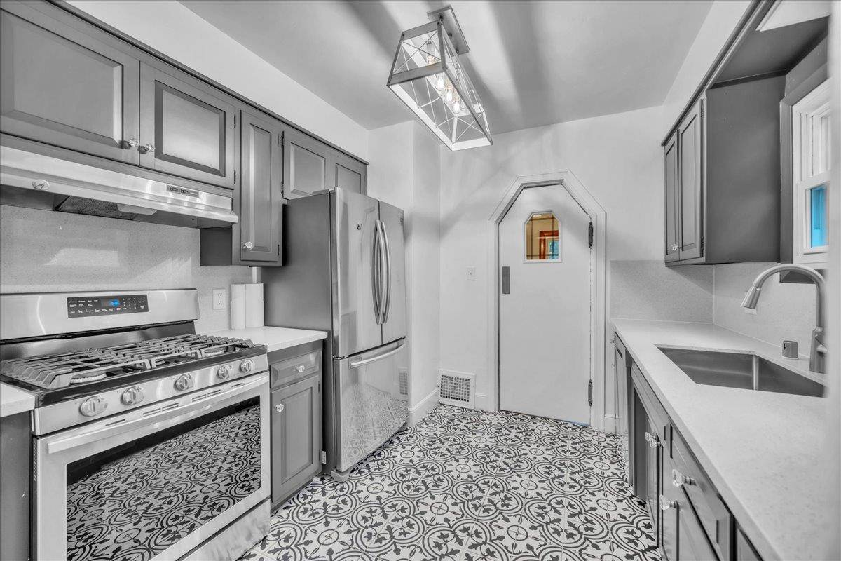 Sacramento, CA 95816,2805 E ST