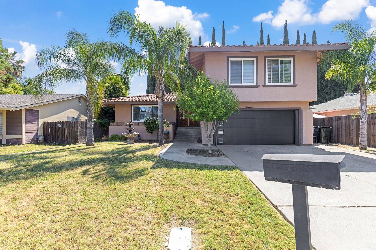 Sacramento, CA 95833,6 Yerba CT