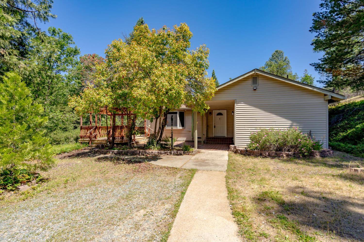 Somerset, CA 95684,1011 Mount Aukum CT