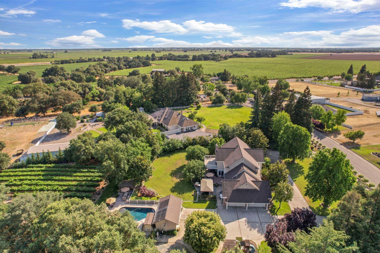 Acampo, CA 95220,24646 Meadow Creek CT
