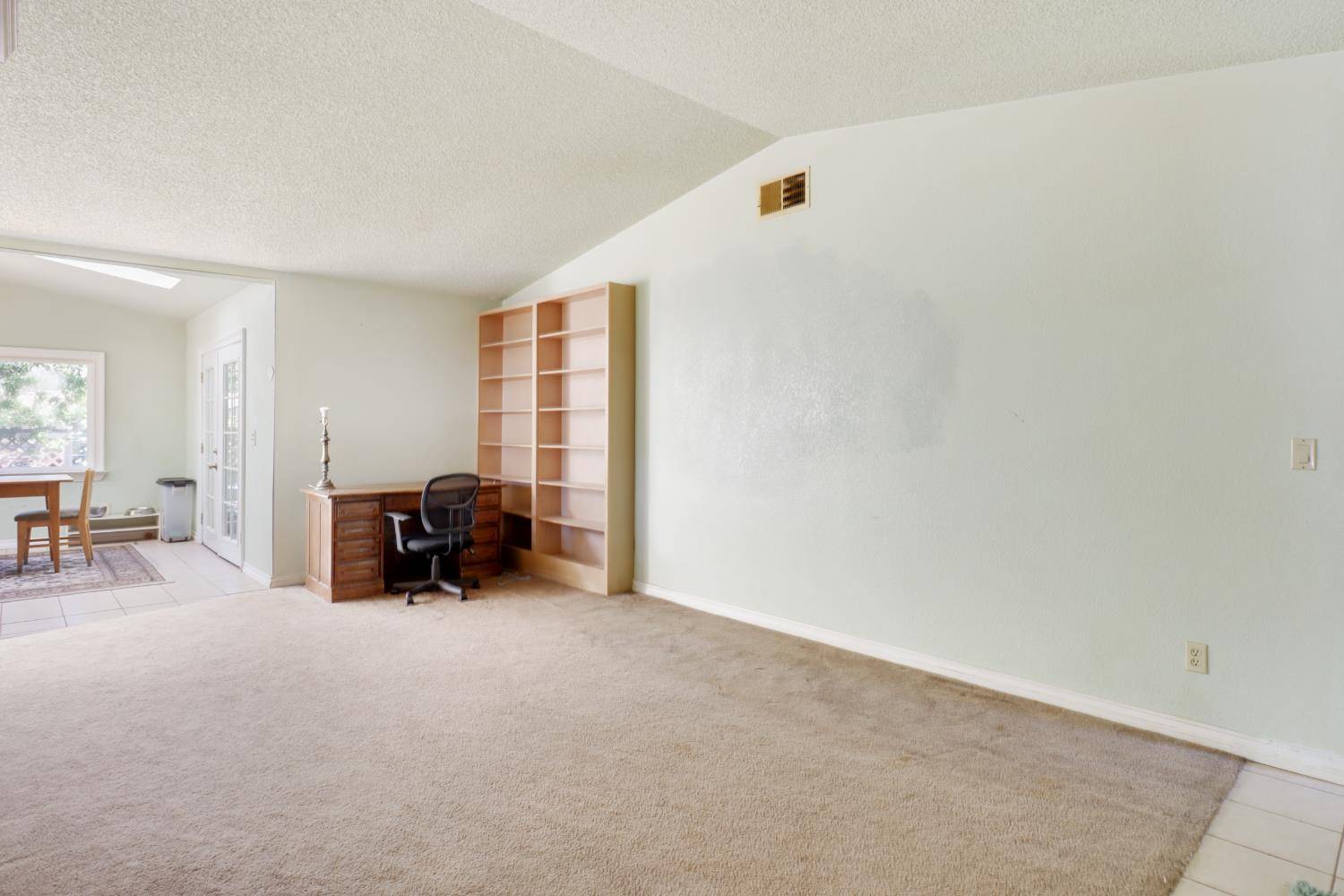 Loomis, CA 95650,5981 Angelo DR