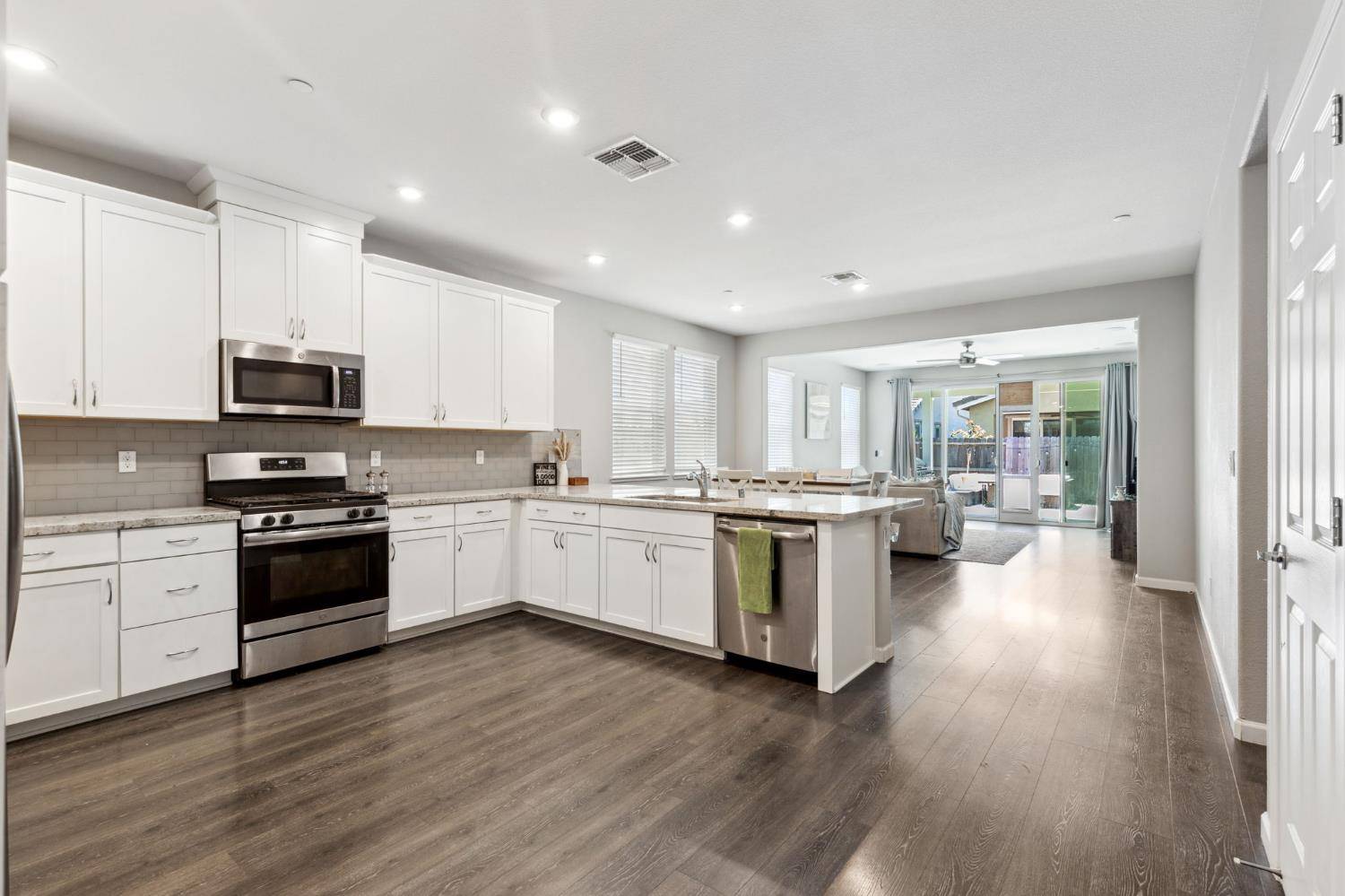 Roseville, CA 95747,4040 Hydra CIR